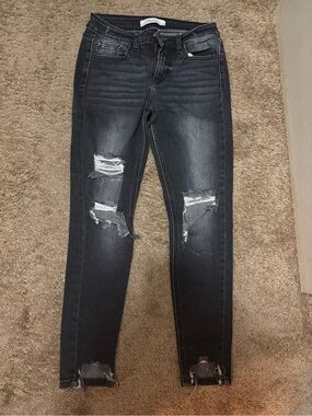 Mid-Rise Distressed Skinny Jeans - Black